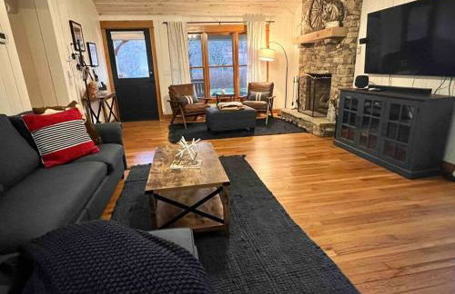 Golden Acres Ranch Hot Tub+Gameroom+Creek & wifi - Foto 18