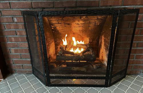 Historic 1905 craftsman - Photo 22