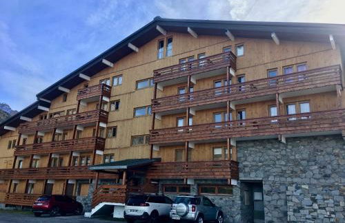 Skis aux pieds IN-OUT, Linge inclus, Parking et WIFI gratuits, proche du centre et tout confort, Mont Vallon Lodge Méribel Mottaret - Foto 30