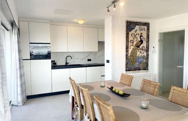 Modern Stay Near Shore - Photo 8