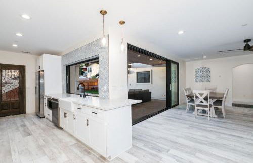 Luxury Oasis with Ping Pong, Firepit and Cozy Patio - Foto 35