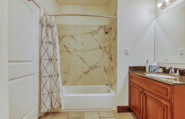 Sosuite 2BR Apt w Patio W D Gym On-site Bar - Foto 19