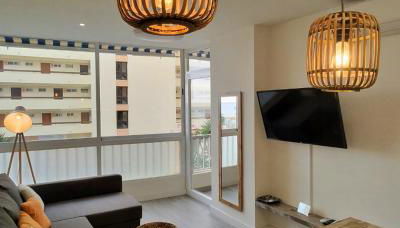 Sea View 2BR Beachfront & Cozy Balcony Marbella - Photo 4