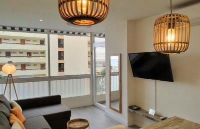 Sea View 2BR Beachfront & Cozy Balcony Marbella - Photo 4