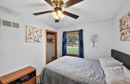 Cozy Retreat with Hot Tub in Peaceful Goshen home - Foto 15