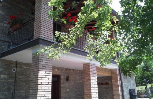 Refurbished 3 Bedroom Farmhouse in Emilia - Photo 77