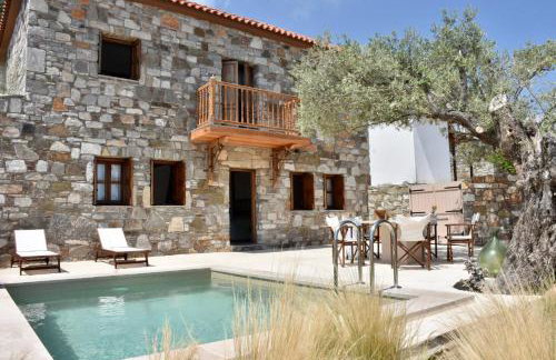 MOM'S RETREAT - Photo 2