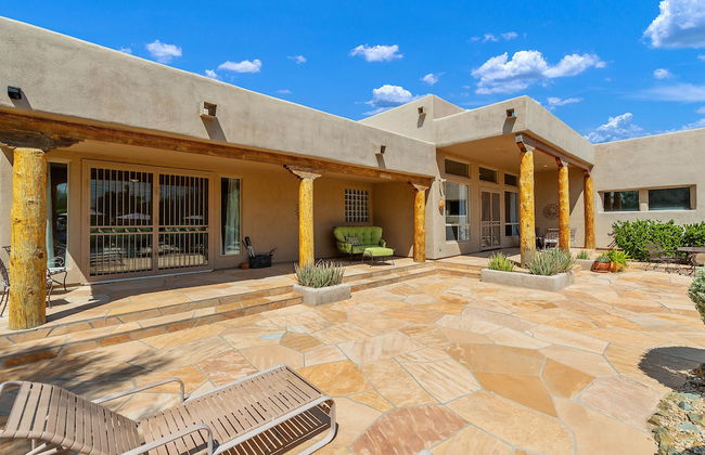 Restorative Oasis Ranch w Pool Spa - Photo 33