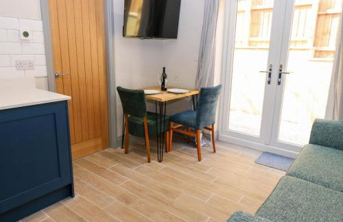 Courtyard Cottage Number 6 - Photo 3