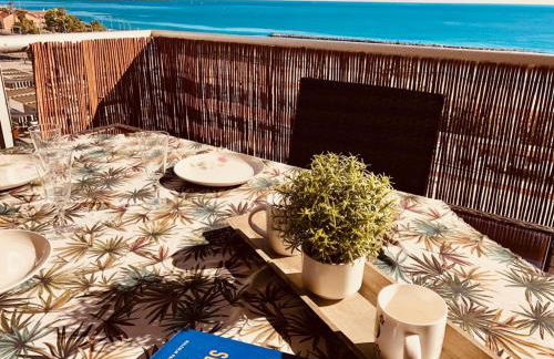 Stunning Sea View - Photo 29