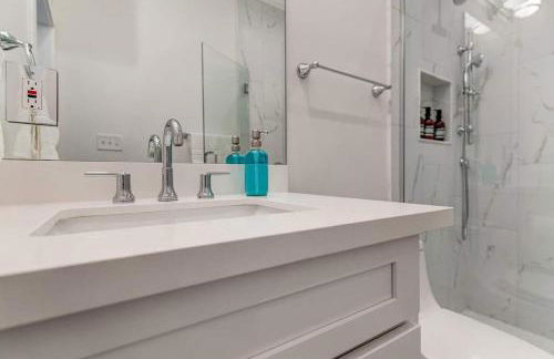 Spring Festival Stay Mid-City w Pool Balcony - Foto 23