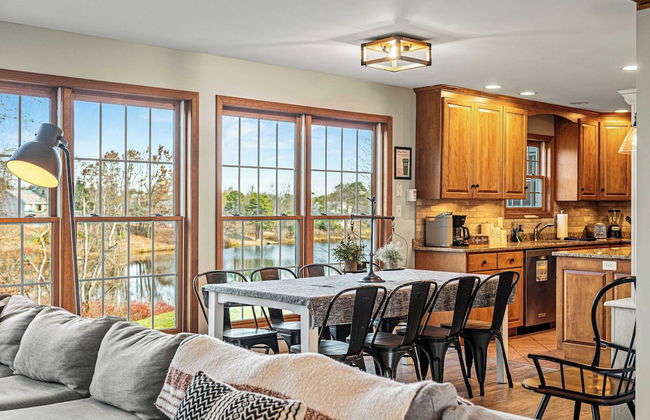 Laker's Pointe by Avantstay Lakefront Private Peninsula Hot Tub, Game Room - Foto 12