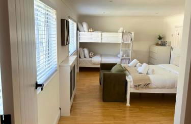 Charmandene - Luxury 5 Bed with Pool and Gated Parking - Foto 3