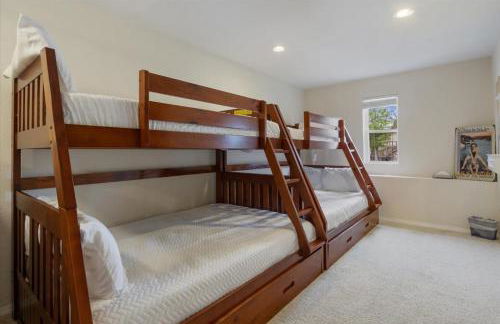 Beautiful Lake Front Home with Private Dock In Lick Branch Cove - Foto 21