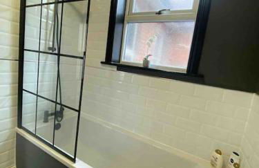 1 bed flat with parking near town centre - Photo 9