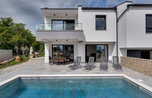 Villa Lavanda -semi-detached villa with a pool and a panoramic view, close to a sandy beach- by TRAVELER tourist agency Krk - Foto 3