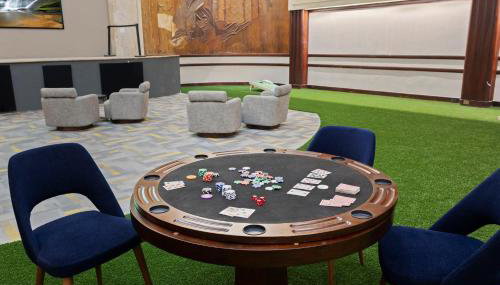 Indy Urban Nest - Sleeps 8 - Skywalk Access - Convention Center - Stadium - Foto 3