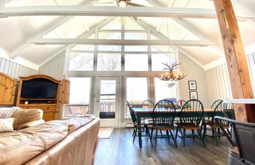 Cozy Charming Ski Chalet Sleeps 11 - Foto 8