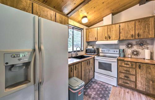 Cute Donnelly Cabin in the Woods with Fire Pit! - Photo 9