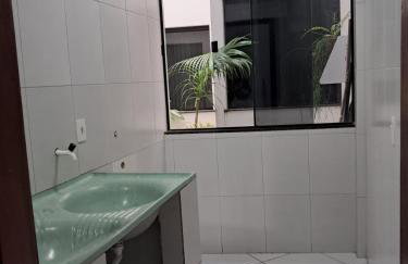 Dois quartos Cozinha completa Wi Fi Self check in com senha Central e perto de tudo a 4,4Km da Rodoviária e 15,4Km do Aeroporto Apartamento 101 - Foto 12