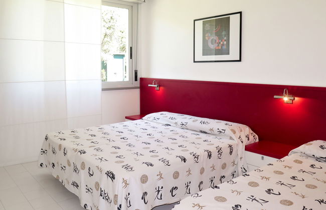 2 bedroom Apartment in Lignano Sabbiadoro with swimming pool and garden - Photo 5