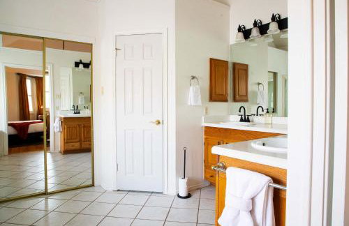 Sparkling Pool Hot Tub Game Room Kids Area - Foto 47