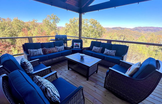 Lazy Bear Lodge 5 Bedroom Cabin by RedAwning - Photo 38