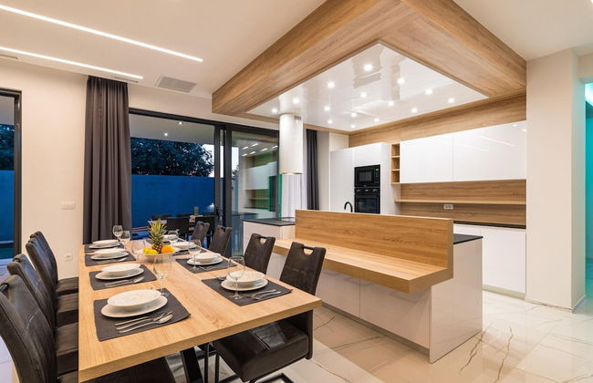 Luxury Villa With Private Indoor and Outdoor Pool - Foto 32