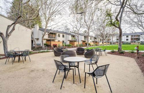 Sharon Green apartments by FantasticStay - Photo 80