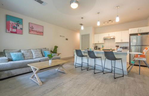 Riverwalk and Pool view Apt with King bed Infinity Pool Gym Free Parking - Foto 28