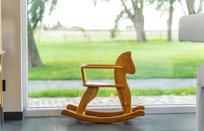 Peaceful Villa With Pond - Photo 25