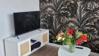 Quartier République avec terrasse - Photo 2