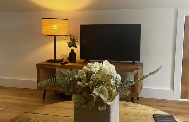 Cozy Studio Attic Retreat in Bettws Newydd - Foto 10