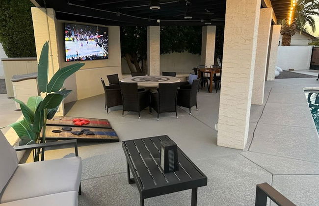 5BR Resort-style Oasis 2 Primary s Cabana Gameroom - Photo 52