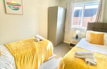 Oakley Vale House and Garden! Free Private Parking, TV, Fully Equipped - Photo 22