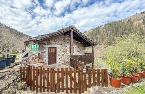 Cabaña La Gurueba, frente rio y cascada - Foto 68