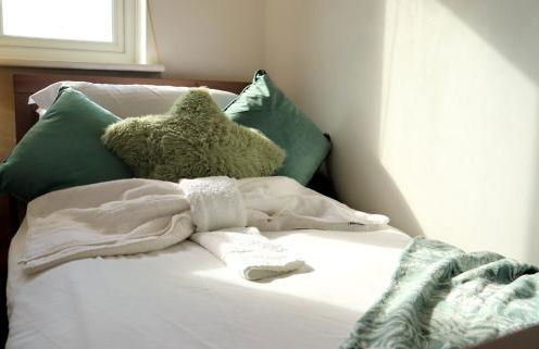 Heathrow Modern House with Parking & Fast WiFi - Foto 35