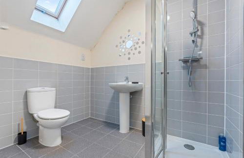 Spacious 4-Bed Home Near Cribbs & Bristol - Foto 30