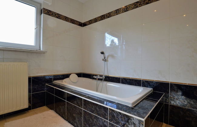 Spacious Villa in Zingem With Garden - Photo 19