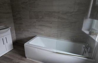 The Calvers - Contractor ready 4-bed house parking, fast WIFI & smart TVs by Hosterooo - Foto 9