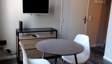 Joli T1 hypercentre Rochefort - Foto 1
