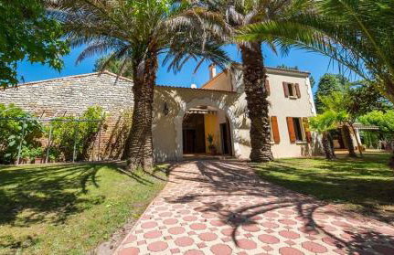 Villa avec piscine intérieur chauffée et parc privé au bord de mer à 3 minutes - Foto 1