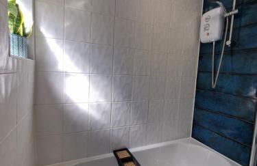 West Street Views #1 - Peaceful town centre apartment - Photo 27