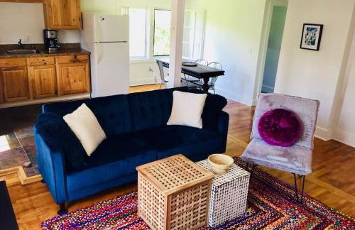 Sunny & Open 2 Bdrm - Close to Stowe Village, Shopping, Mtn Views! - Foto 15