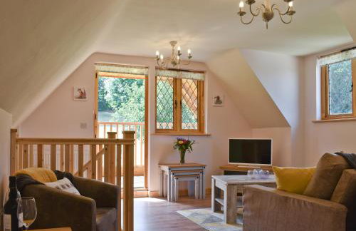 The Bee Hive - Photo 3