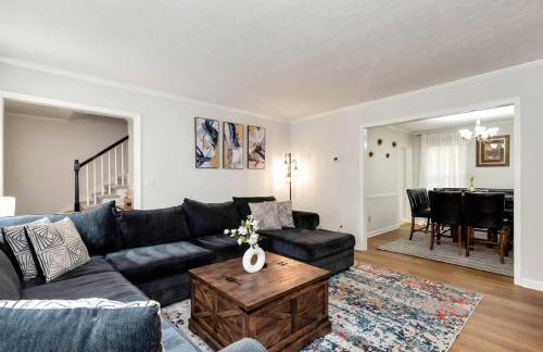 4BR Cozy Family Retreat Near Mall of GA, Near Lake Lanier - Sleeps 10 - Foto 6