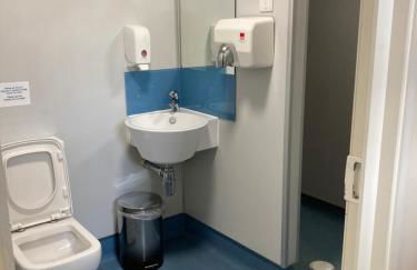 Entire Boat at St Katherine Docks 2 Available select using room options - Photo 69