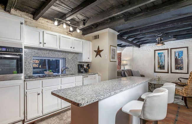 Southern Belle Carriage House - Photo 4