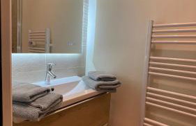 By nuit-parisienne : Superbe appartement avec SPA et terrasse privée - Foto 7