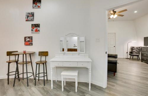 Unique Country Getaway in Angie with Covered Patio! - Foto 19